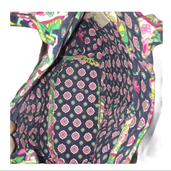 VERA BRADLEY RETIRED Petal Paisley Daisy Tote - Picture 4 of 7
